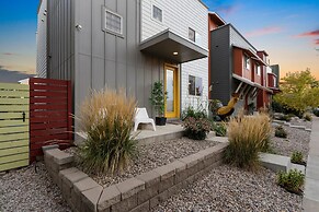 Sleek Home Near Old Town W/ Rftp Hot Tub & Mtn Views