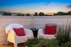 Sleek Home Near Old Town W/ Rftp Hot Tub & Mtn Views