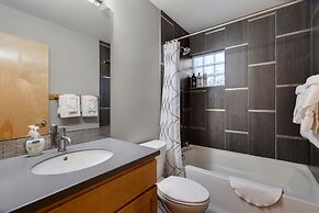 Sleek Home Near Old Town W/ Rftp Hot Tub & Mtn Views