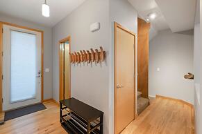 Sleek Home Near Old Town W/ Rftp Hot Tub & Mtn Views