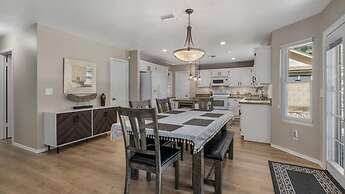 North Phoenix 4 Bdrm Vacation Home W/pool & Games!