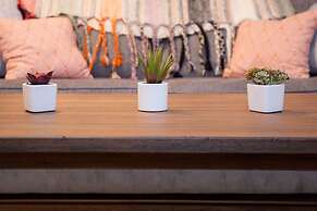 Hip & Urban Condo Near the Heart of Old Town