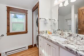 The Beautiful Bear’s Den! Walk to Old Town & CSU!