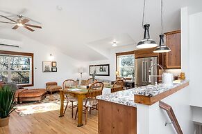 The Beautiful Bear’s Den! Walk to Old Town & CSU!