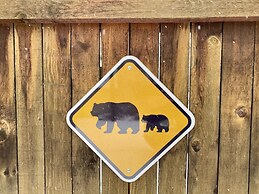 The Beautiful Bear’s Den! Walk to Old Town & CSU!