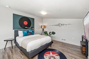 Old Town Swank - Brand New to Brewery District!