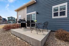 Modern Townhome Steps From the Brewery District!