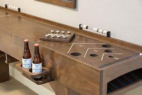 Amazing Urban Townhome Near Breweries & River!