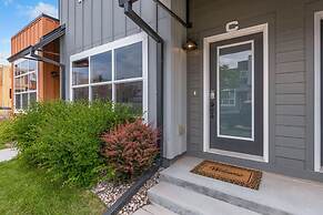 Amazing Urban Townhome Near Breweries & River!