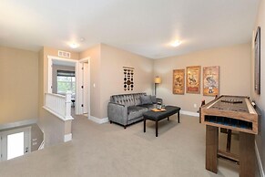 Amazing Urban Townhome Near Breweries & River!