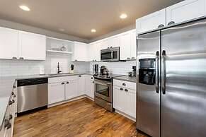 Amazing Urban Townhome Near Breweries & River!