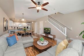 Amazing Urban Townhome Near Breweries & River!