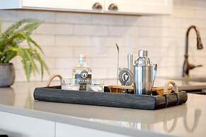 Amazing Urban Townhome Near Breweries & River!