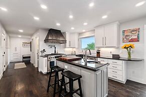 Outstanding Home, Incredible Views, Near Reservoir!