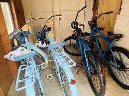 Inviting Bungalow Next to Unc - Free Cruiser Bikes!