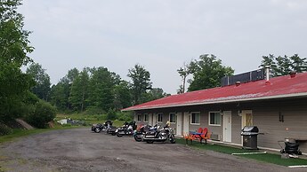 Calabogie Motor Inn