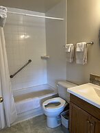 Calabogie Motor Inn