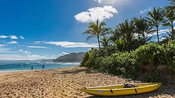 Hale Kalani 2 Bedroom Home by RedAwning