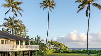 Hale Kalani 2 Bedroom Home by RedAwning