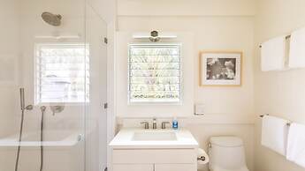 Hale Kalani 2 Bedroom Home by RedAwning