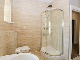 Carlton House Apartment 1