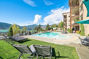 Marina's Edge Condo Walk to Restaurants, Wineries by RedAwning