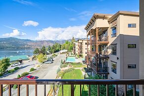 Marina's Edge Condo Walk to Restaurants, Wineries by RedAwning