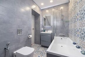 Kielecka Studio With Bathtub by Renters