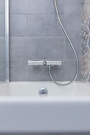 Kielecka Studio With Bathtub by Renters