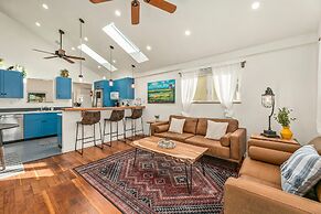 Vibrant Downtown Bungalow – Walk Everywhere!