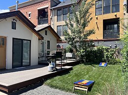 Vibrant Downtown Bungalow – Walk Everywhere!