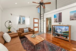 Vibrant Downtown Bungalow – Walk Everywhere!