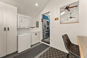 Vibrant Downtown Bungalow – Walk Everywhere!