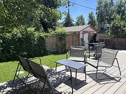 Vibrant Downtown Bungalow – Walk Everywhere!