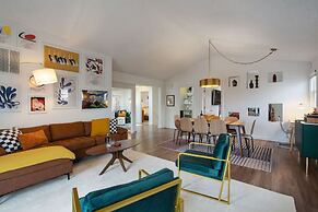 Pine Street Loft –Just steps from Old Town Square!