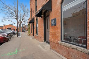 Pine Street Loft –Just steps from Old Town Square!