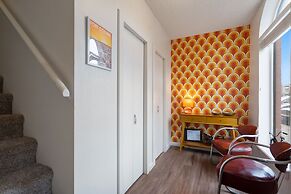 Pine Street Loft –Just steps from Old Town Square!