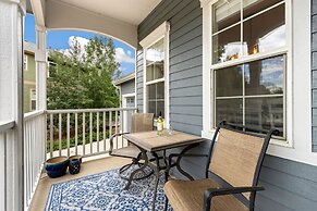 Fabulous Family-friendly Retreat by Windsor Lake!