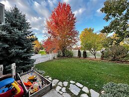 Fabulous Family-friendly Retreat by Windsor Lake!