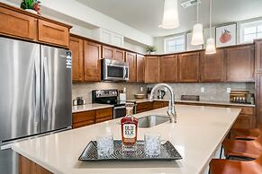 Spacious Home Near River – King Bd, Patio & Garage