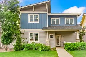 Spacious Home Near River – King Bd, Patio & Garage