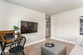 Spacious Home Near River – King Bd, Patio & Garage