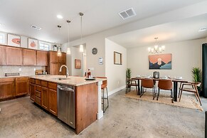 Spacious Home Near River – King Bd, Patio & Garage