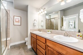 Spacious Home Near River – King Bd, Patio & Garage