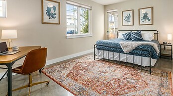 Spacious Home Near River – King Bd, Patio & Garage