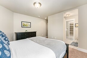 Spacious Home Near River – King Bd, Patio & Garage