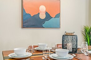 Spacious Home Near River – King Bd, Patio & Garage