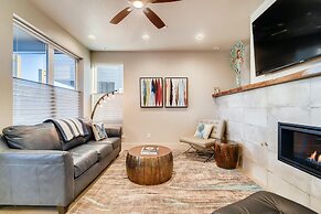 Fancy Townhome Near Old Town, Breweries and River!