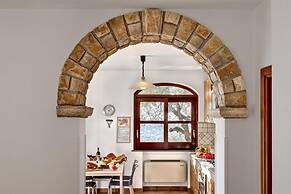 Tulipano - A Charming and Peaceful Hillside Villa With Lovely Views