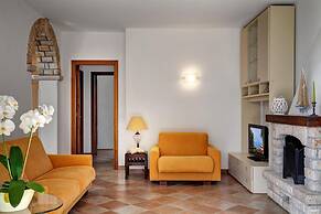 Tulipano - A Charming and Peaceful Hillside Villa With Lovely Views